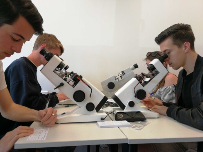 L’école NEOSUP soutient l’association Opticiens Lunetiers Sans Frontières !