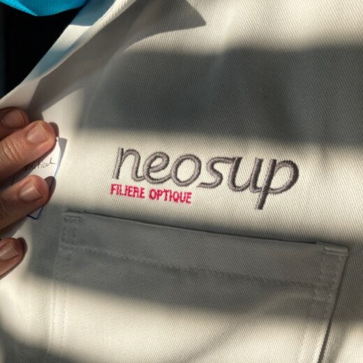 NOS ÉLÈVES APPRENTIS EN 1ERE ANNÉE DE BTS OPTICIEN-LUNETIER ONT REÇU LEUR NOUVELLE BLOUSE