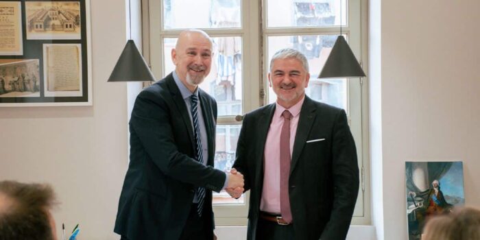 Signature d’une convention entre l’UPVD et NEOSUP