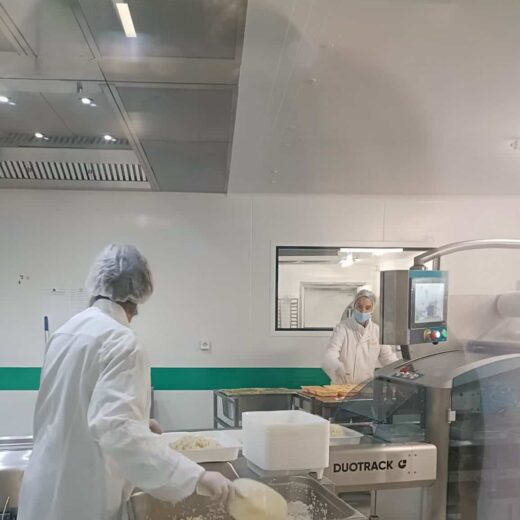 Nos étudiants de BTS Diététique et Nutrition visitent la cuisine centrale de l’UDSIS à Millas.