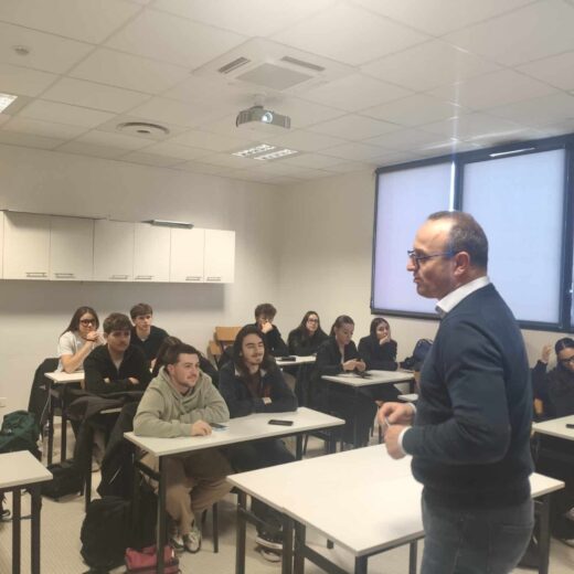 Essilor à la rencontre de nos apprenants en BTS Opticien-Lunetier à Perpignan