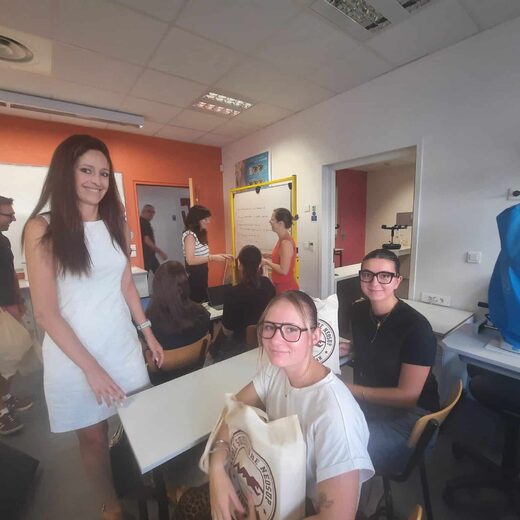 Une mallette de premier équipement pour les apprentis de la Licence Professionnelle Optique